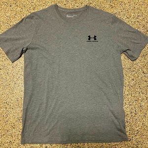 Men’s cotton under armor T-shirt, size large. Good condition!